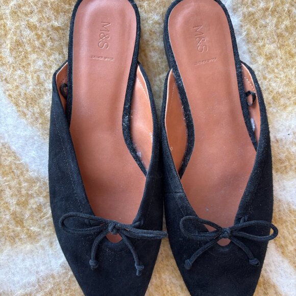 Marks & Spencer Women's Black Suede Slip On Flat Ballet Pumps size 9 - Picture 2 of 5